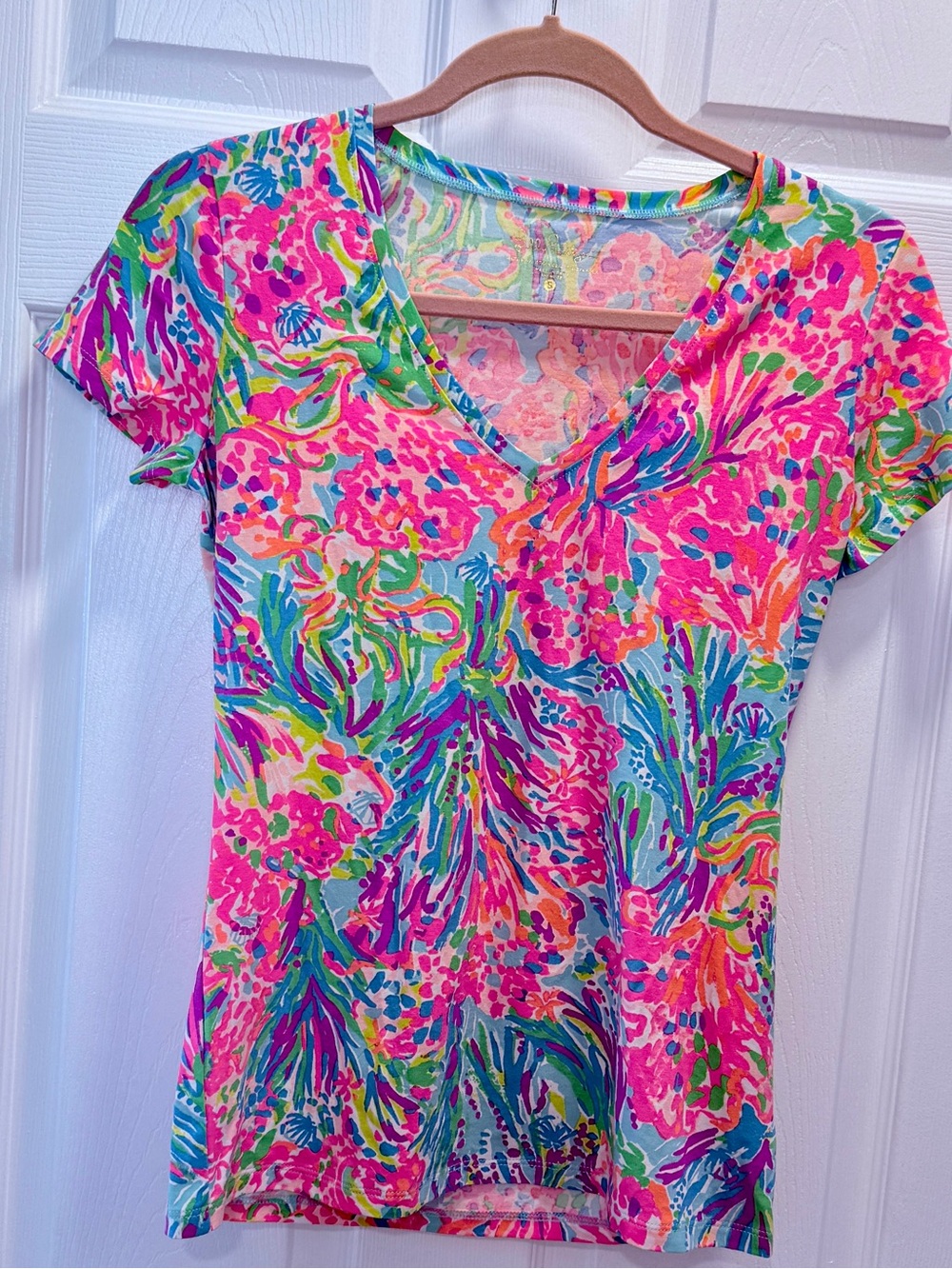 NWT Lilly Pulitzer Fancy Pants  Etta V-Neck Tee - Pink Multi